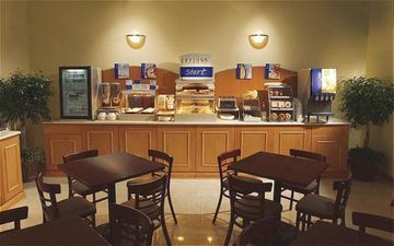 Hotel Express & By Ihg 3*