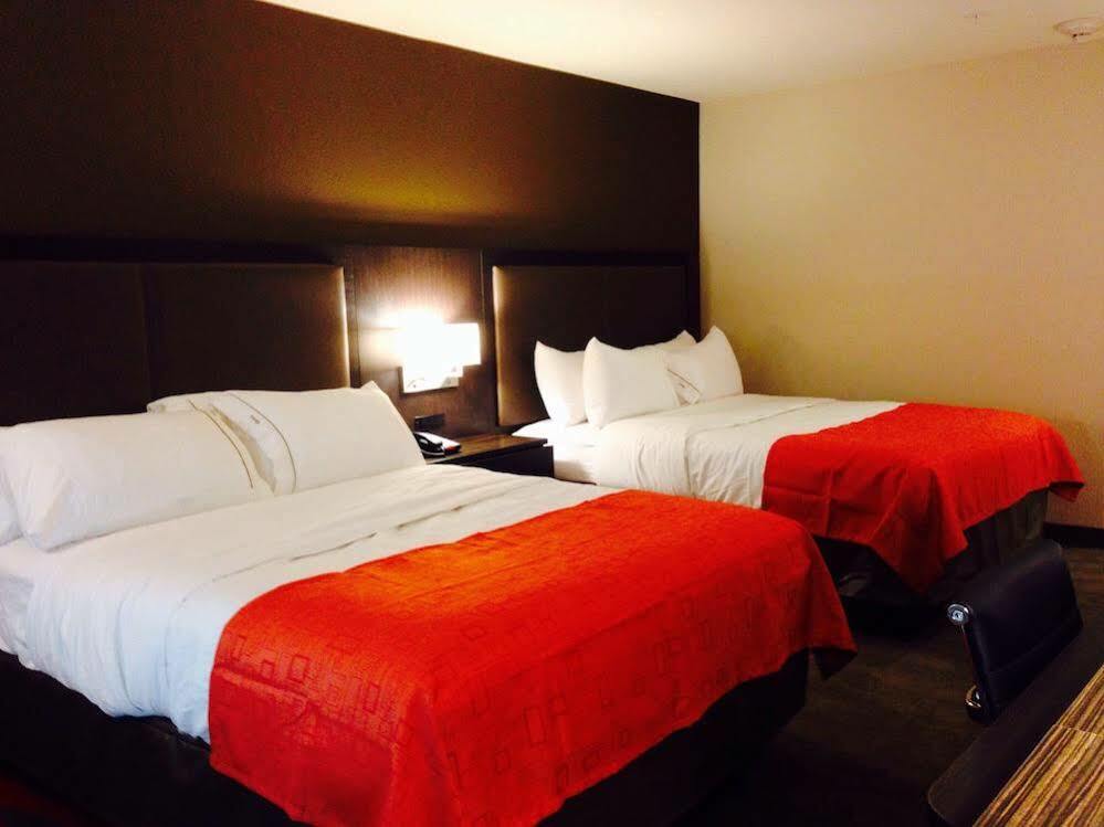 Express & By Ihg 3*
