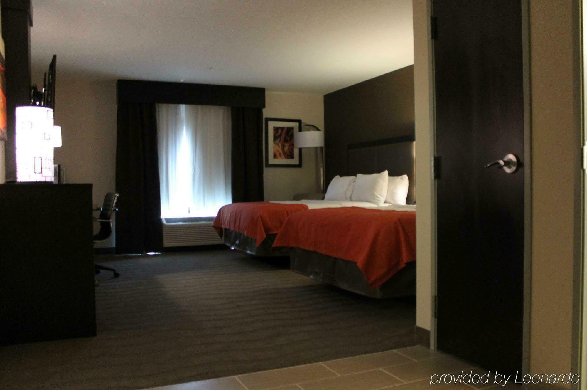Hotel Express & By Ihg 3*